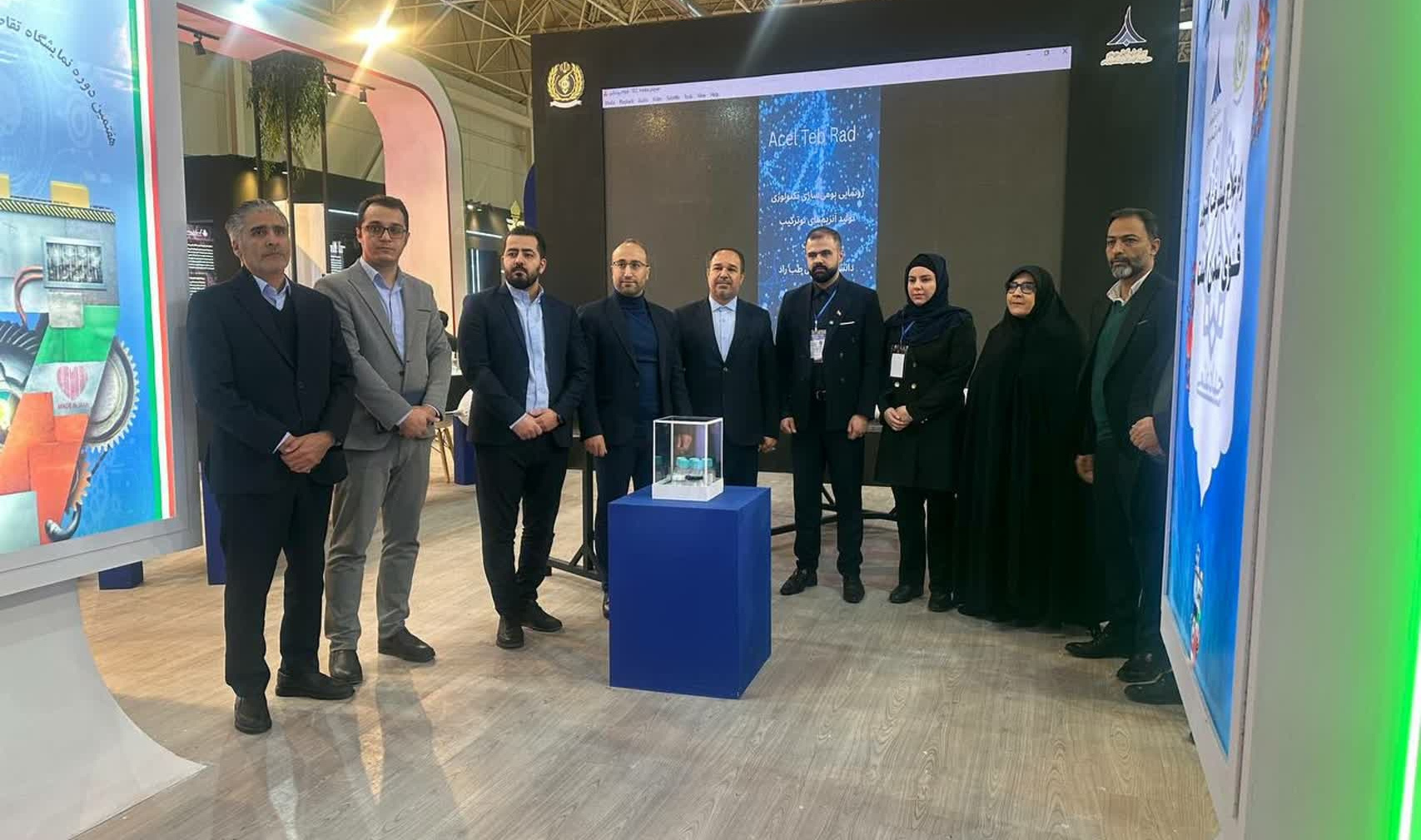 بازدید رئیس مرکز نخبگان و استعداد های برتر از نمایشگاه «ایران‌ساخت»